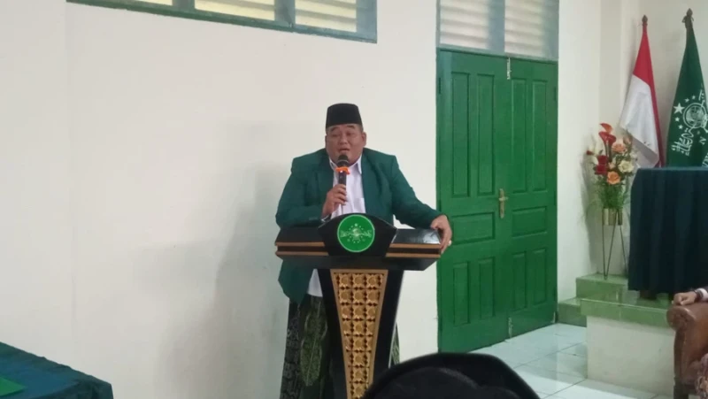 Katib Syuriyah PCNU KH Lukman Hakim Hamid dalam Konferensi Cabang (Konfercab) Pengurus Cabang Nahdlatul Ulama (PCNU) Kota Pengurus Cabang Kabupaten Pasaman Barat di Pesantren Al-Hamid, Cipayung, Pengurus Cabang Kabupaten Pasaman Barat, Ahad (14/06/2026). (foto: NU Online/Zehid)